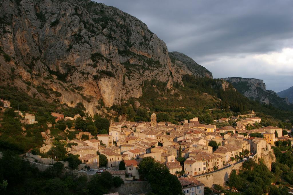 Apartamento La Bonne Etoile - The Good Star Moustiers-Sainte-Marie Habitación foto